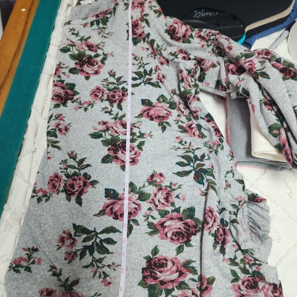 Sweater - Picture 7 of 8